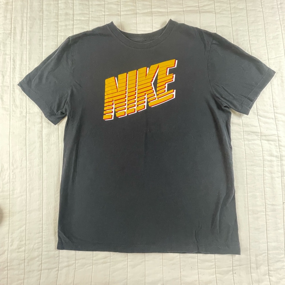 Nike Men's Black Graphic Logo T-Shirt - Yellow Print Medium